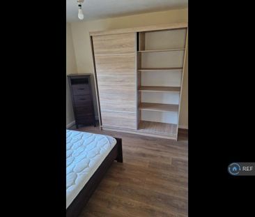1 bedroom in a house share to rent - Photo 4