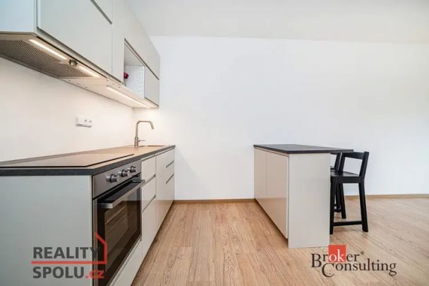 Pronájem bytu 1+kk 35 m - Photo 1