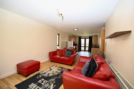 77c Heath Lodge Drive, Belfast, BT13 3WL - Photo 2