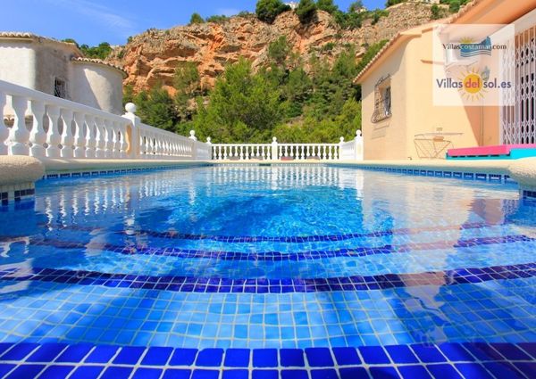 For rent villa with private pool near the beach in Cumbre del Sol, Benitachell