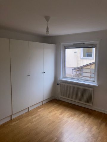 Göteborgsvägen, Uddevalla - Photo 3