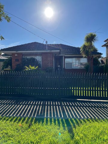 2 Chester Court, Fawkner VIC 3060 - Photo 3