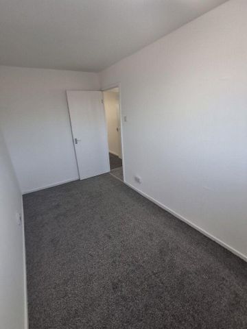 2 bedroom end of terrace house to rent - Photo 5