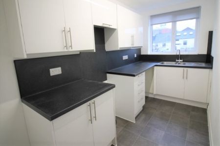 Flat 4, 10/11 Clifton Road - Photo 5