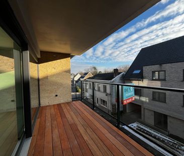 Nieuwbouwappartement met 2 slaapkamers, bureauruimte, terras en aut... - Photo 1