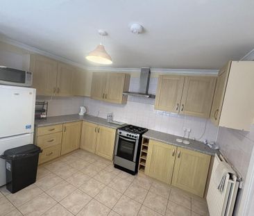 3 bedroom terraced house to rent - Photo 6