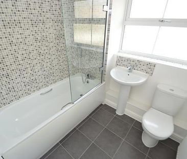 3 bedroom semi-detached house to rent - Photo 6