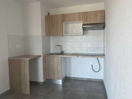 Location Appartement 3 pièces 63m² NIMES 30000 - Photo 4