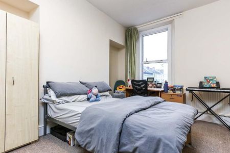 6 bedroom flat to rent - Photo 2