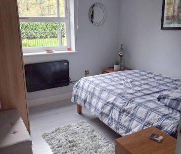 Single room (4ft bed) own bathroom private parking space - Photo 6