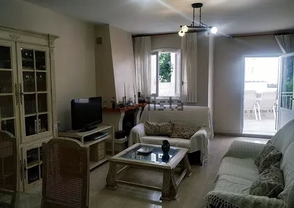 Alquiler de chalet adosado en Calle Embrujo, 1