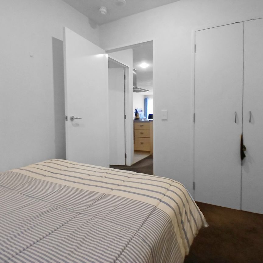 Three- bedroom Parnell Apartment . - Photo 1