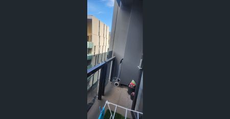 MODERN, BRIGHT, FURNISHED CLOSE TO UNIVERSITY & HOSPITALS - Photo 2