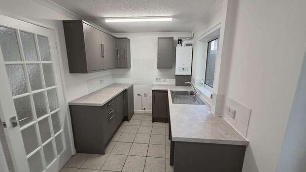 Crib Close, Chard, TA20 - Photo 1