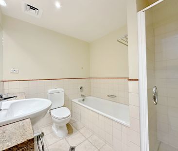 Spacious Bedroom in CBD - Photo 2