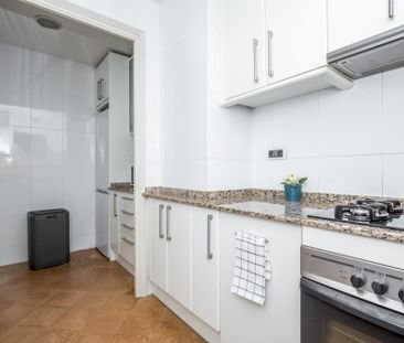 Large double room in Calle Valencia - Photo 6