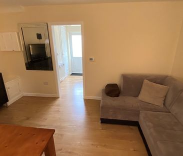 2 Bed Terraced House, Dolphin Lane, B27 - Photo 3