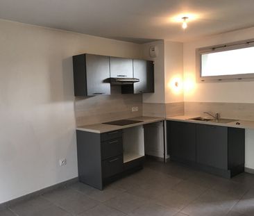 Appartement À Louer 2 Pièces , 38 M² - Photo 2