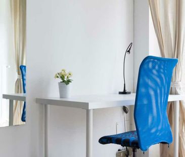 Viale Coni Zugna, Milan, Lombardy 20144 - Photo 4