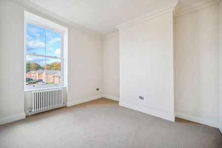 4 bedroom townhouse to rent - Photo 3