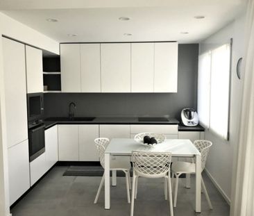 Superb furnished 2.5p apartment with parking in Vevey - Photo 2