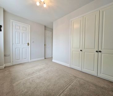 3 bedroom semi-detached to let - Photo 3