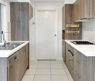 1/3 Fourth Street, Adamstown NSW 2289 - Townhouse For Rent | Domain - Photo 6