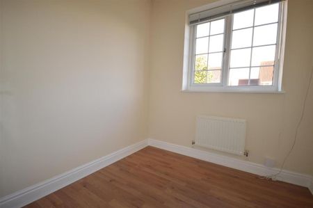 3 bedroom detached house to rent - Photo 4