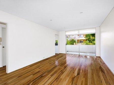 Beautifully Renovated Two Bedroom Unit - Photo 2