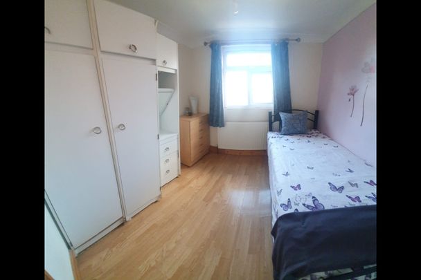 Room in a Shared House, Colville Road, E11 - Photo 1