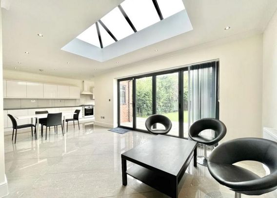 4 bedroom semi-detached house to rent - Photo 1