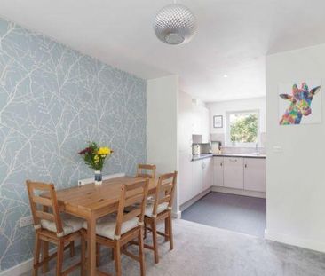 2 bed flat to rent in Hampden Crescent, Bracknell, Berkshire, RG12 9NW - Photo 2