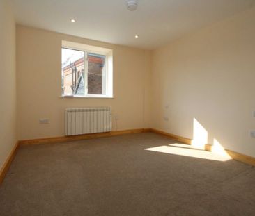 2 bed Flat for rent - Photo 3