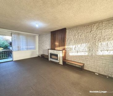 TWO BEDROOM UNIT CLOSE TO PUBLIC TRANSPORT - Photo 2