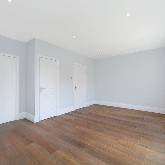 3 bedroom flat to rent - Photo 1