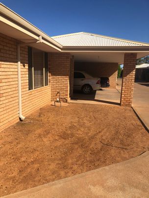 Quiet Complex - Photo 1