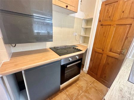 Alfreton Road, Nottingham, Nottinghamshire, NG7 - Photo 4