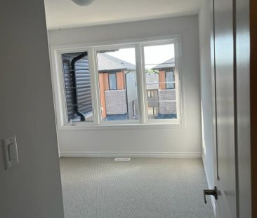 For Lease - 461 Blackburn Drive Unit# 88, Brantford, Ontario - Photo 6