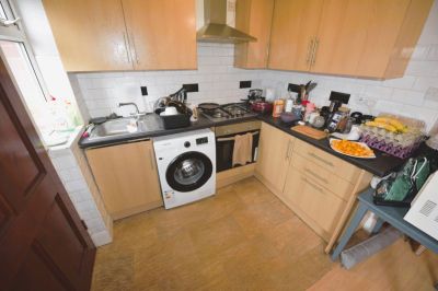 3 bedroom House in Mayville Avenue, Leeds - Photo 5