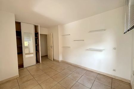 Location appartement 4 pièces, 124.09m², Nîmes - Photo 4