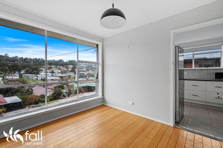 Spacious Family Home, Great Location - Photo 2