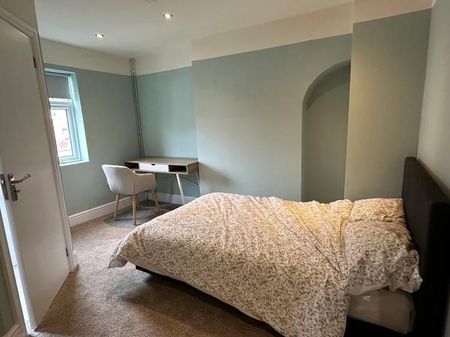 5 bedroom terraced house to rent - Photo 4