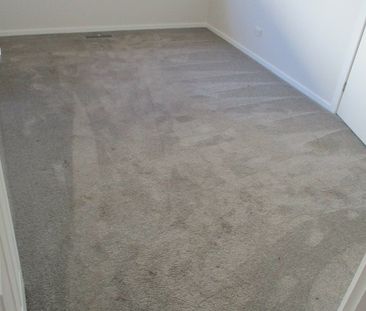 Available immediately - Photo 3