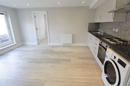 High Street, Guildford, GU1 - Photo 3