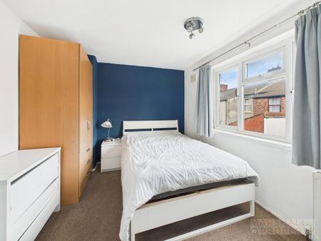 5 bedroom terraced house to rent - Photo 3