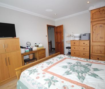 3 Bedroom House - Terraced To Let - Photo 6