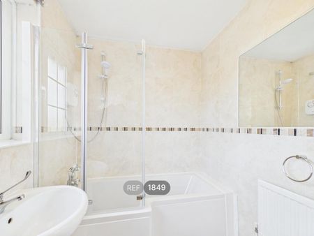 3 bedroom property to rent - Photo 4