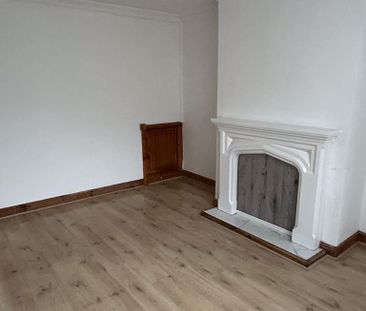 2 bedroom end of terrace house to rent - Photo 2