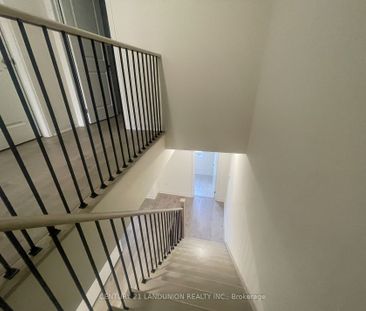 For Lease - 17 McConaghy Court, Vaughan, Ontario - Photo 6
