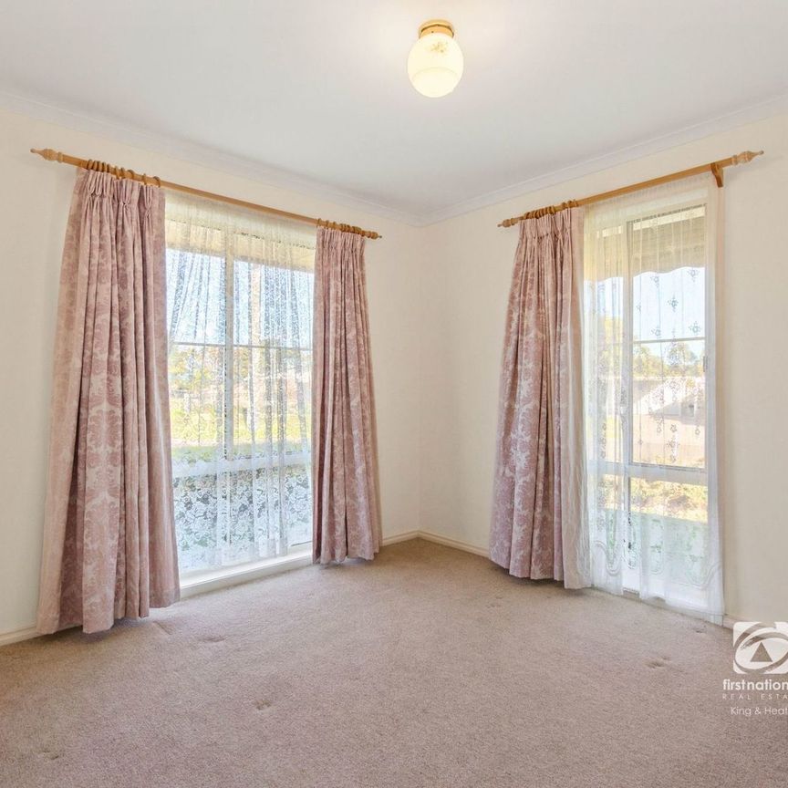 LOW-MAINTENANCE LIVING WITH OUTDOOR APPEAL. - Photo 1